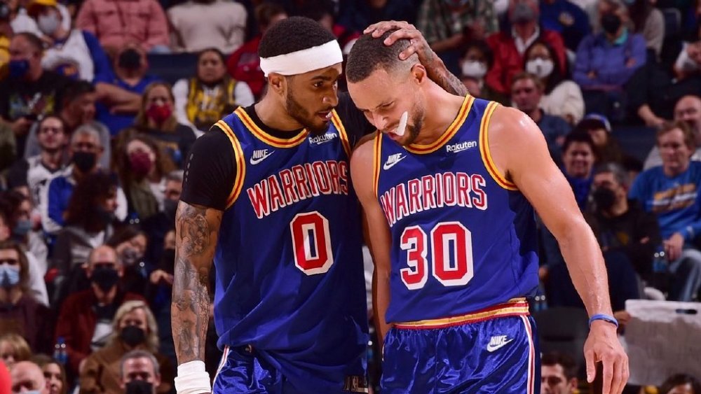 在山区等灾 在山区等灾